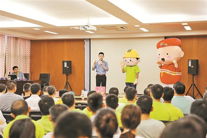 龙岗区严格落实安全生产责任体系、打造精细化的安全监管新模式