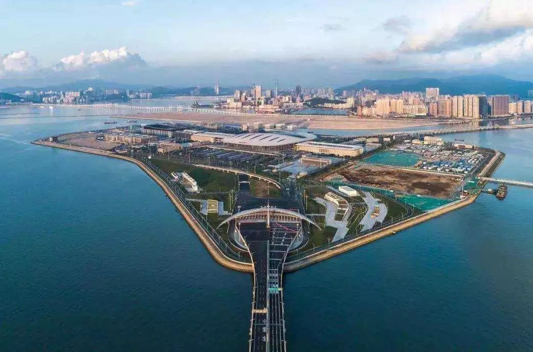 特评 | 推动新时代改革开放走得更稳更远
