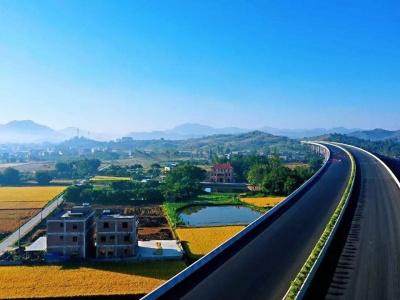 新博高速将于28日建成通车