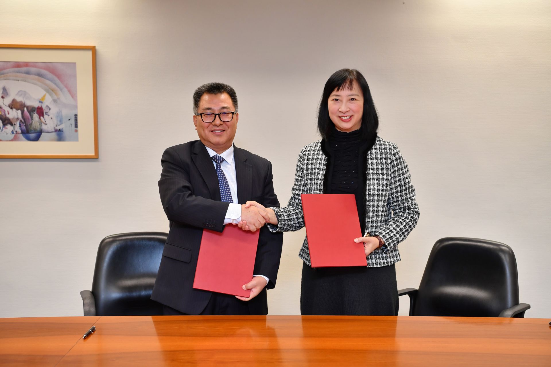促进两地文化交流 香港康文署与内地两大博物馆签意向书
