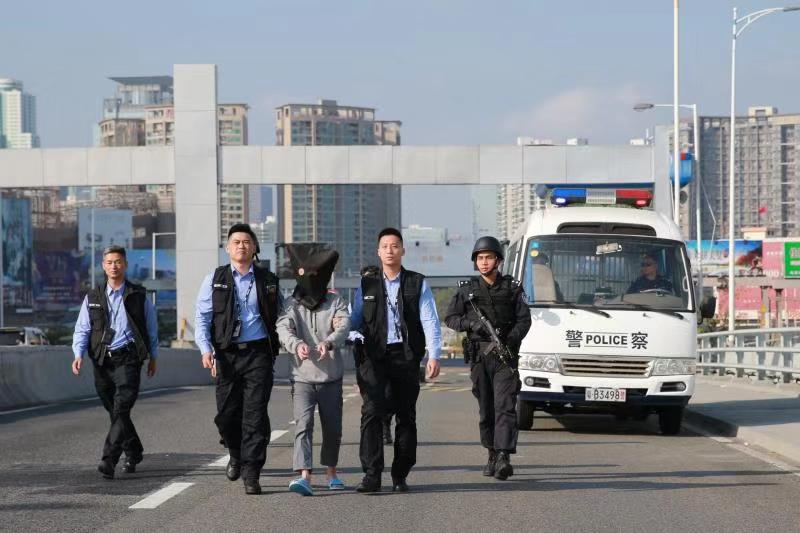 粤港警方合力，香港尖沙咀弥敦道持枪劫案告破！