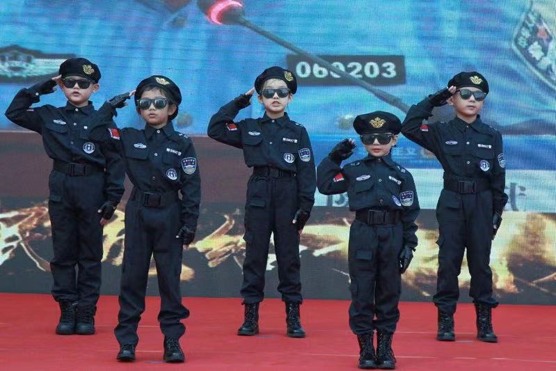 宝安警营开放日活动获点赞：明年再来过“警察瘾”