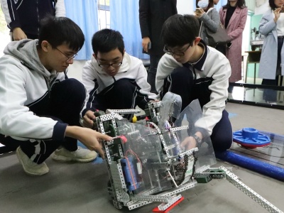 机器人亚洲锦标赛落幕，深圳福田中学机器人队夺金