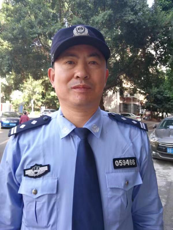 每日警星｜杜晓军：创新物业管理做好社区工作