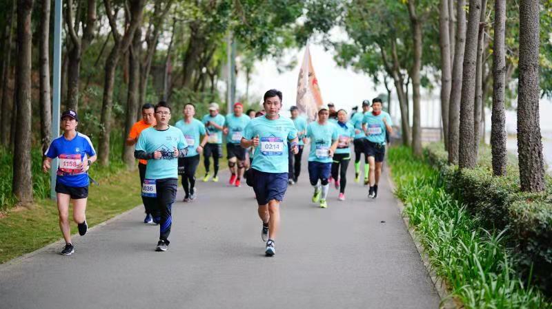 跑圈盛典十公里探岳站开跑