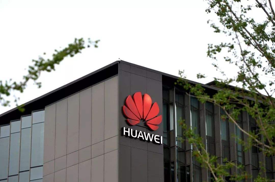 华为手机今年发货量突破2亿台 稳居全球第二 市场份额占14.6%
