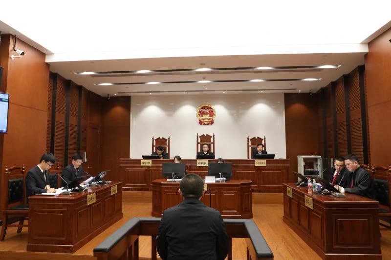 骗取国家财政资金！龙华区财政局一干部一审获刑十年六个月