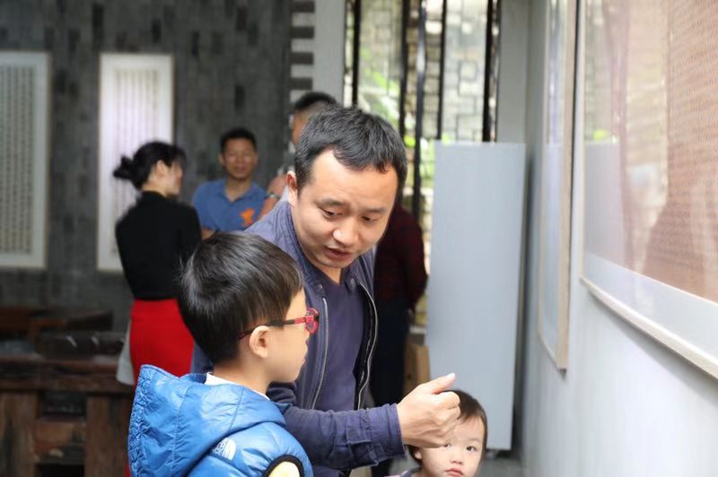 从深圳富士康走出的书法家陈勇武“深圳问道”