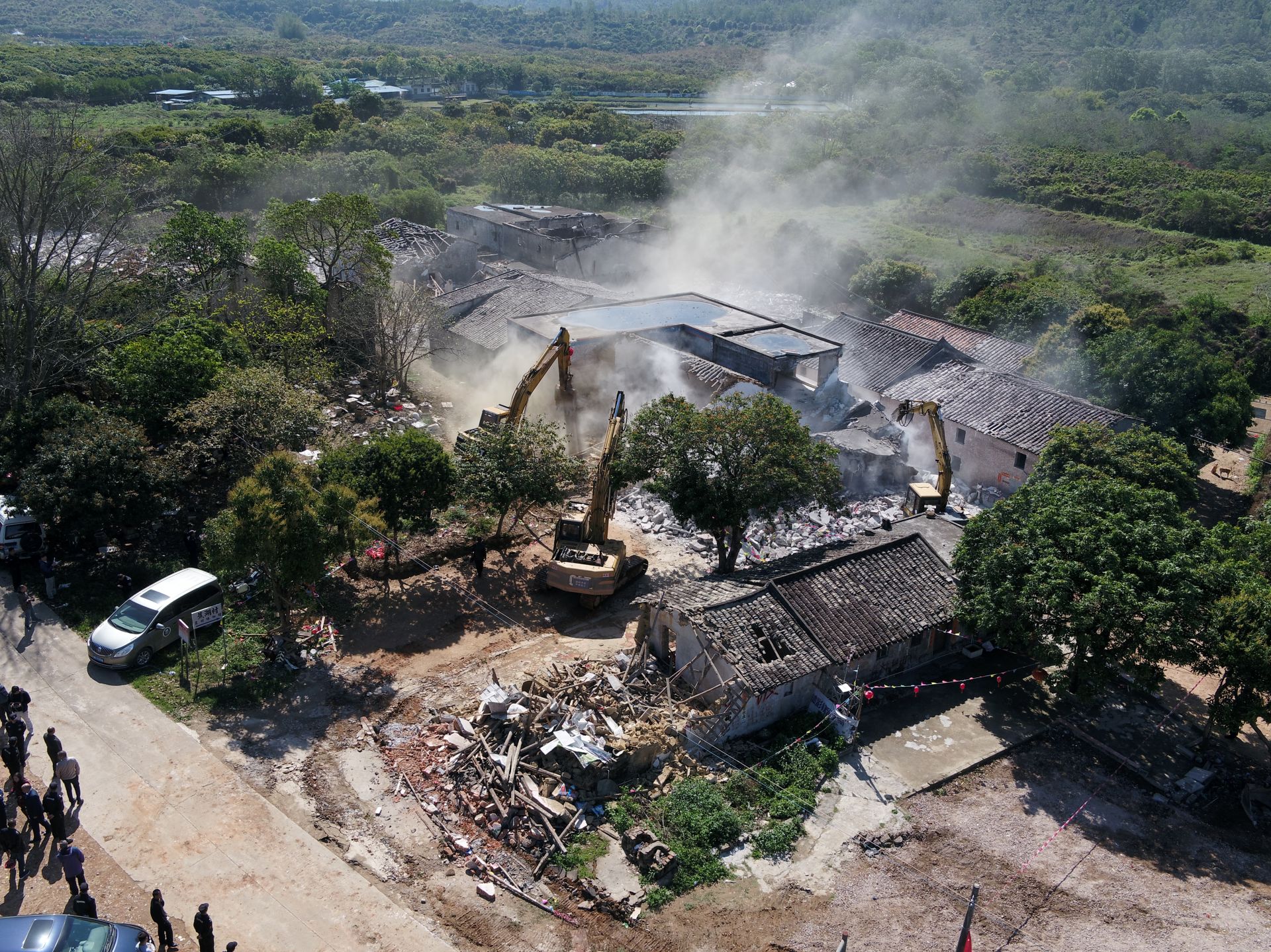 违建“破题”行动落地！首批历史违建处理确认的房产证有望龙岗面世