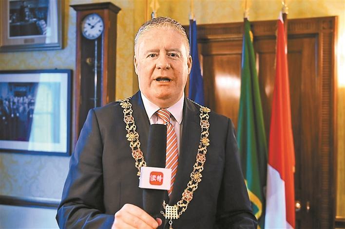 科克市市长米克·芬恩：包容的城市更具“磁石效应”