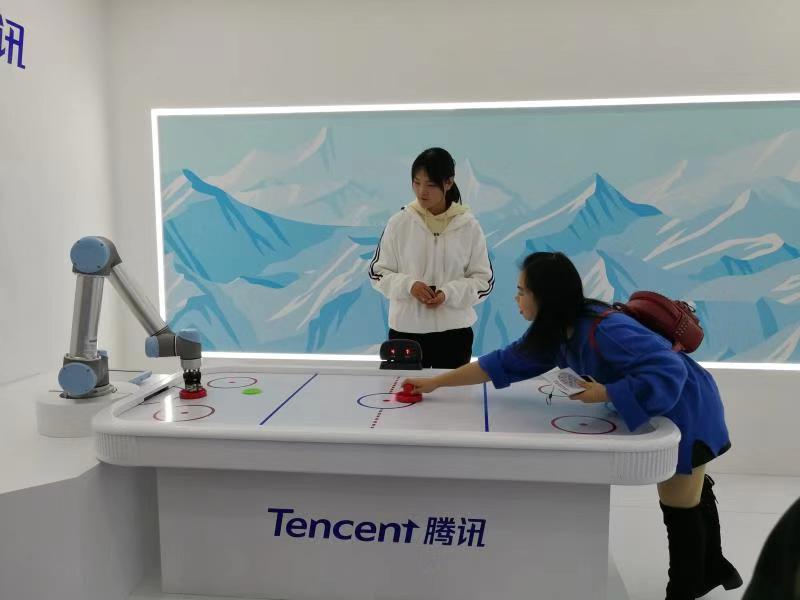 “方盒子”带来趣味AI黑科技 腾讯布局AI产业一片活水
