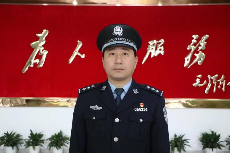 唐君华：在灰烬中寻找真相的“火场柯南”