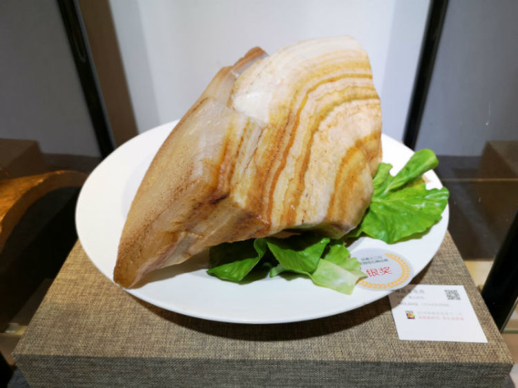 爱石之人汇聚龙岗龙园品奇石盛宴
