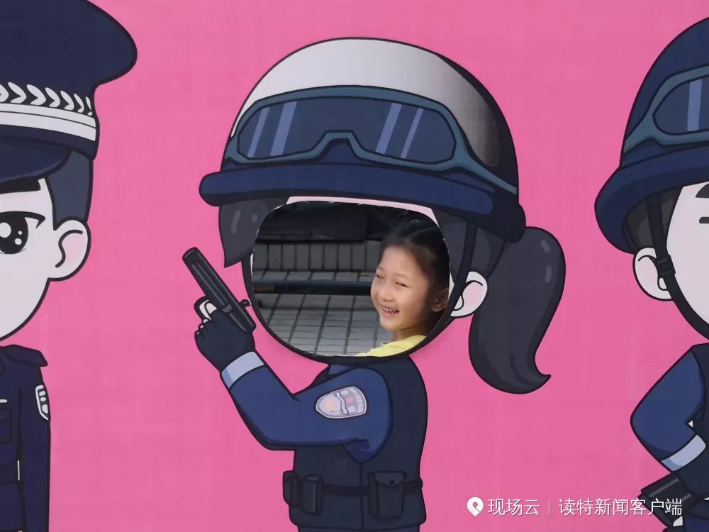 手慢无！这里有10000份惊喜好礼，等你来拿~