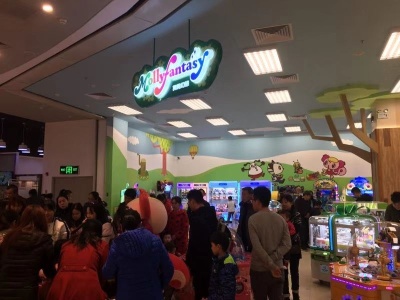 岁末深圳商家频频开新店 重塑消费场景体验式购物风行