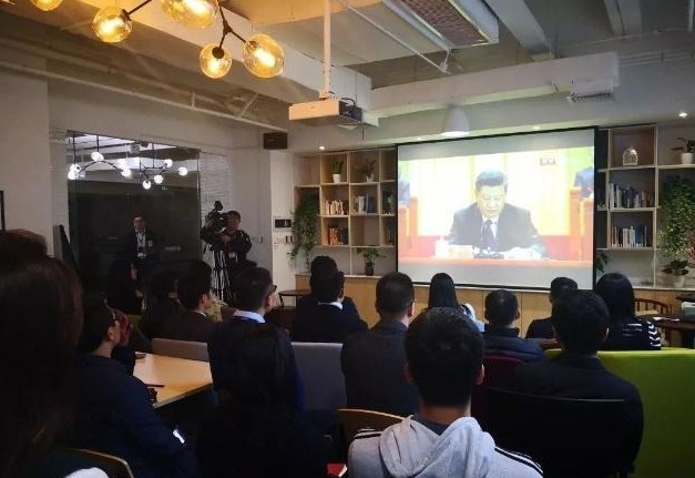 深圳各界：勇当尖兵奋力创造新的更大奇迹