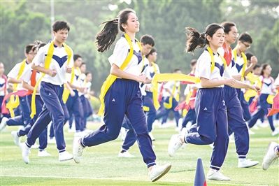 省人大常委会工作报告提出：广东省今年将就学校安全立法