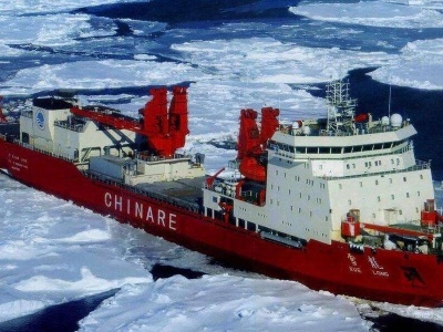 “雪龙”船撞冰山后脱险 安全抵达长城站外海
