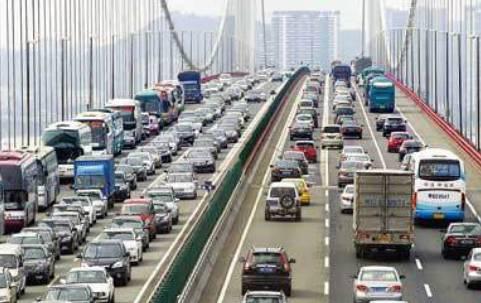 春运首日虎门大桥车流量达13万辆次 高峰还在后面！