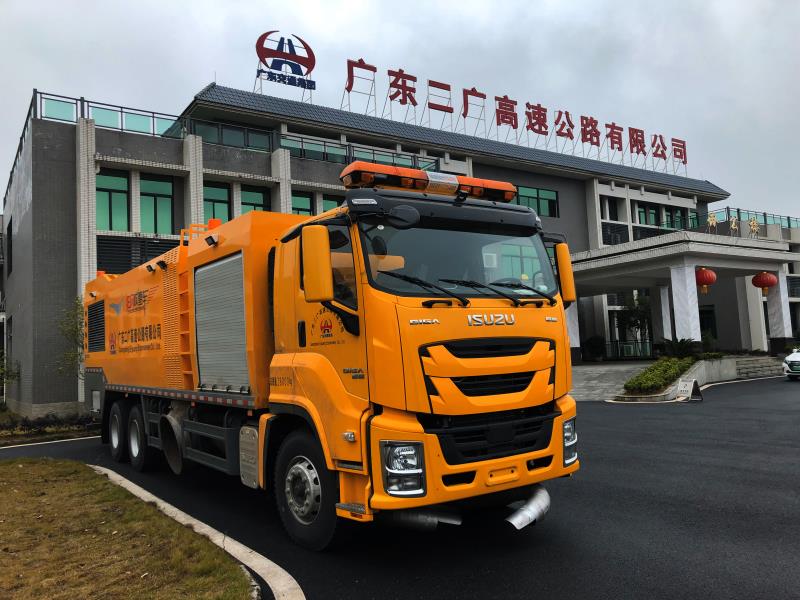 迎战冻雨模式开启！广东省首台涡喷7型吹雪车到位