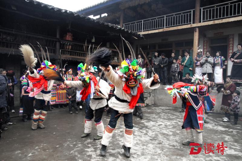 陇上江南给市民派发500万元旅游“大礼包”