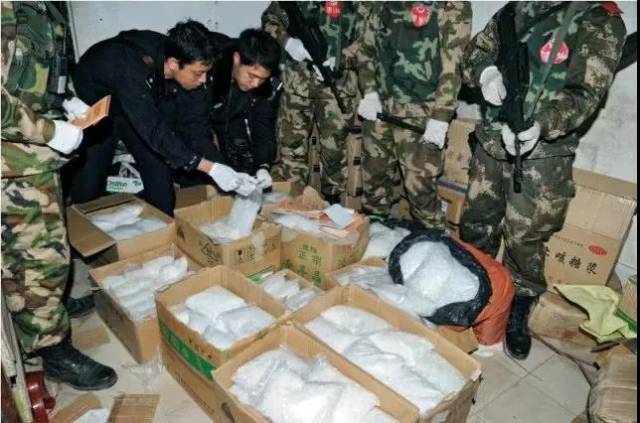 广东“冰毒教父”震撼内幕：4000警力开进他的地下王国抓捕