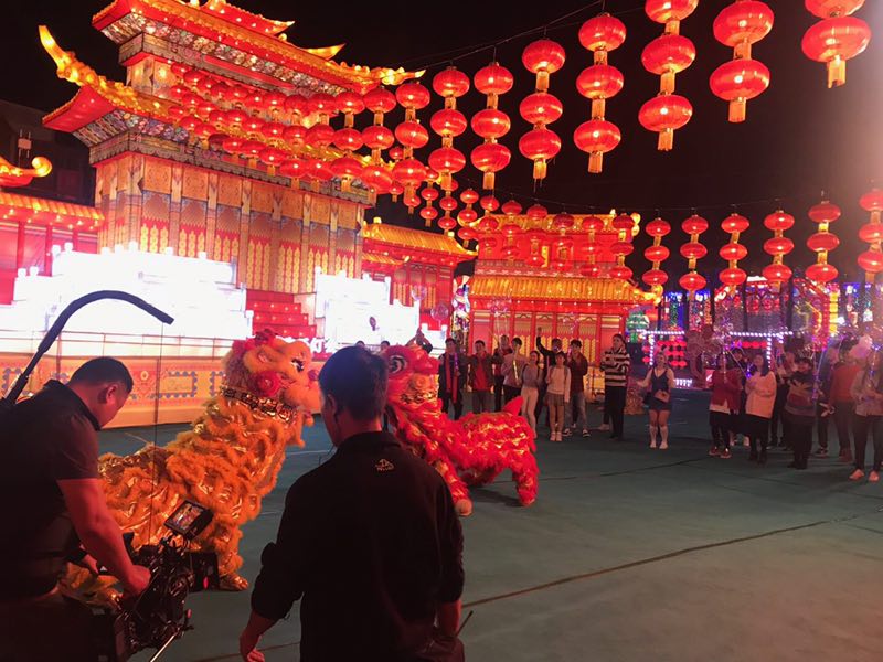 前海小微企业发放十万“红包”奖励一线彩灯工匠