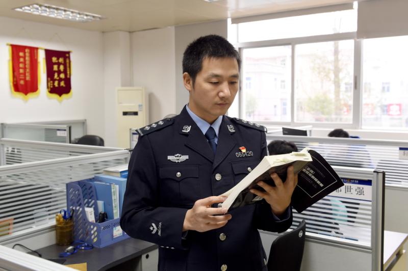 每日警星|蒋海滨：大鹏爱心神探