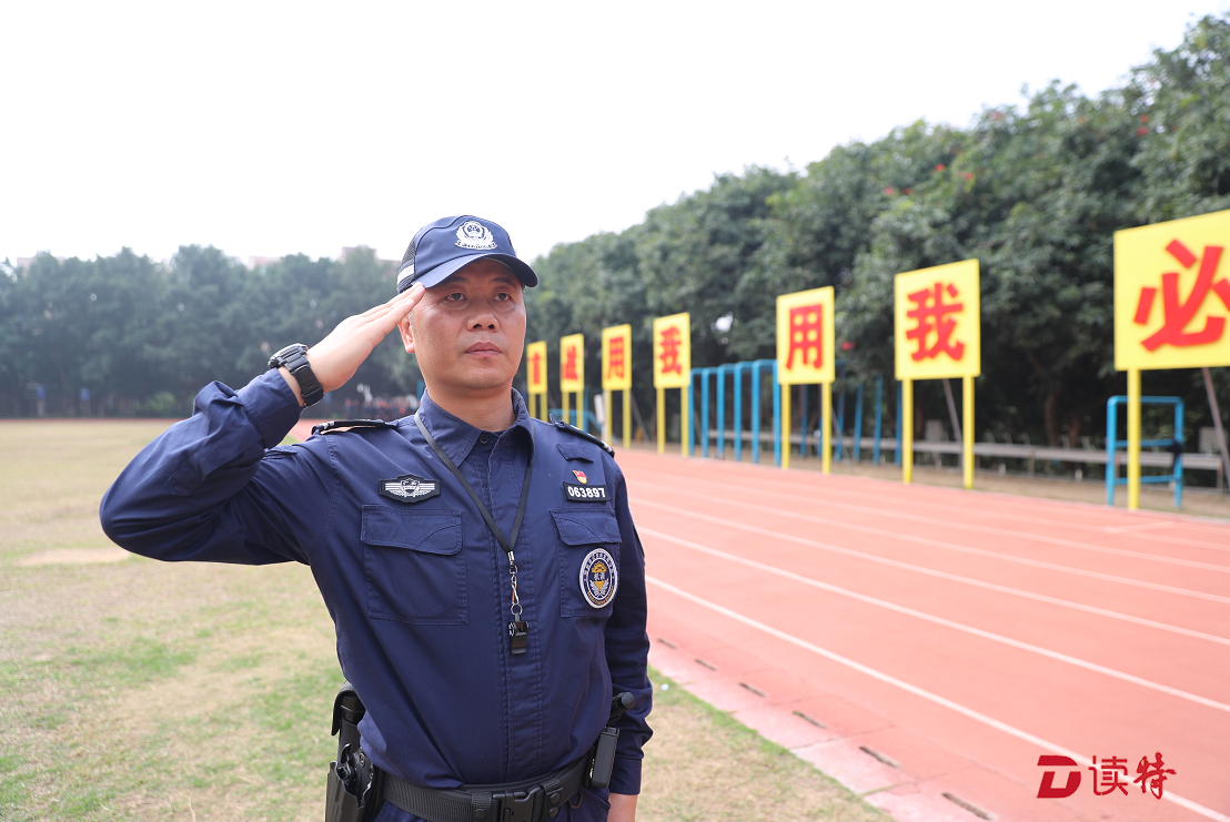 王松：警队机动训练先锋  