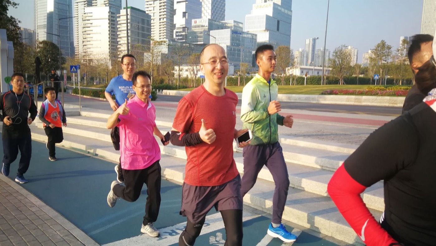 环湖跑出新姿态！市人才联合党委“先锋乐跑队”开跑啦