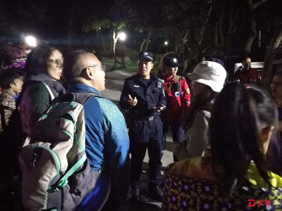 28名游客被困柚柑湾，其中11名为未成年人 大鹏警方及时救助