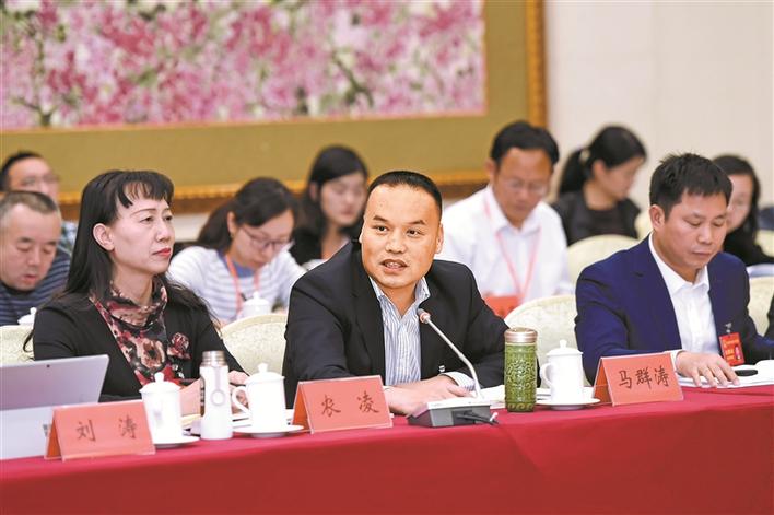 在深省人大代表呼吁降低企业经营成本 增强企业竞争力