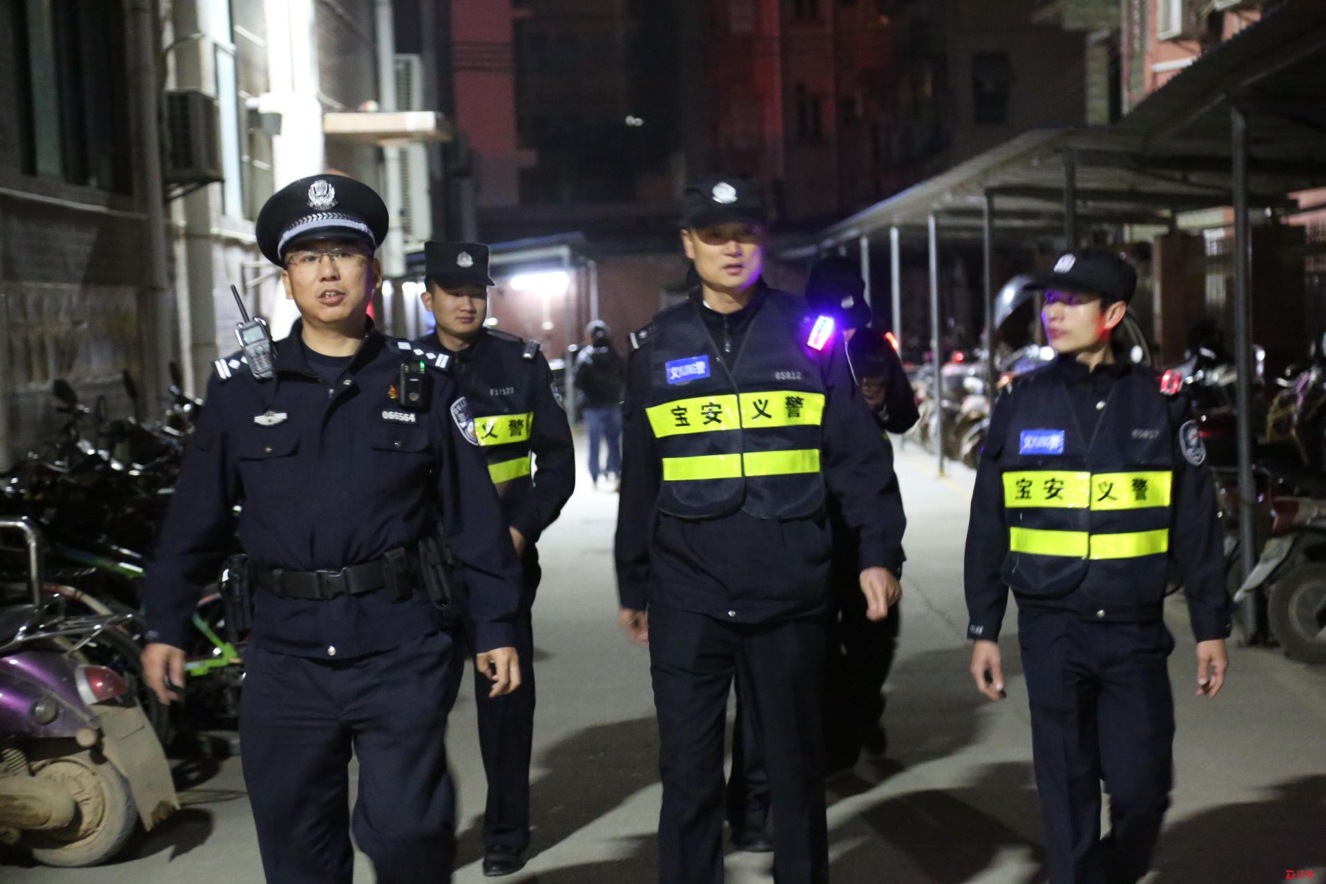 一年入户走访800余户！ 民警方国顺守护社区平安有一套