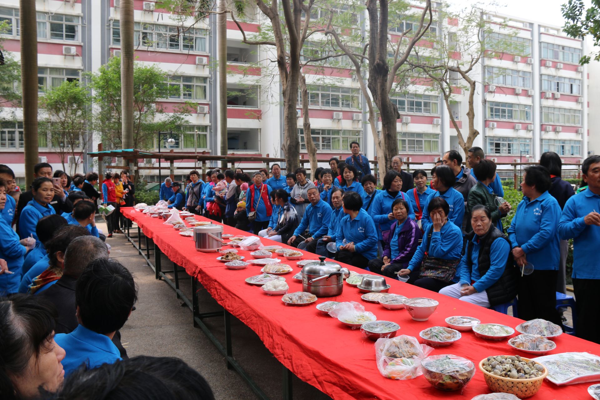东晓街道构建“有深度、有硬度、有粘度、有温度”居民小组党建