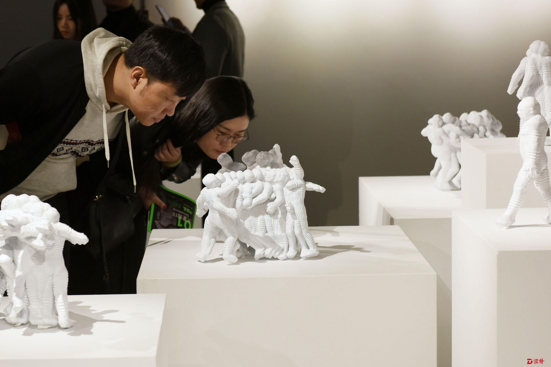 看展 | 数字技术与艺术融合！现在他的个展就在华·美术馆