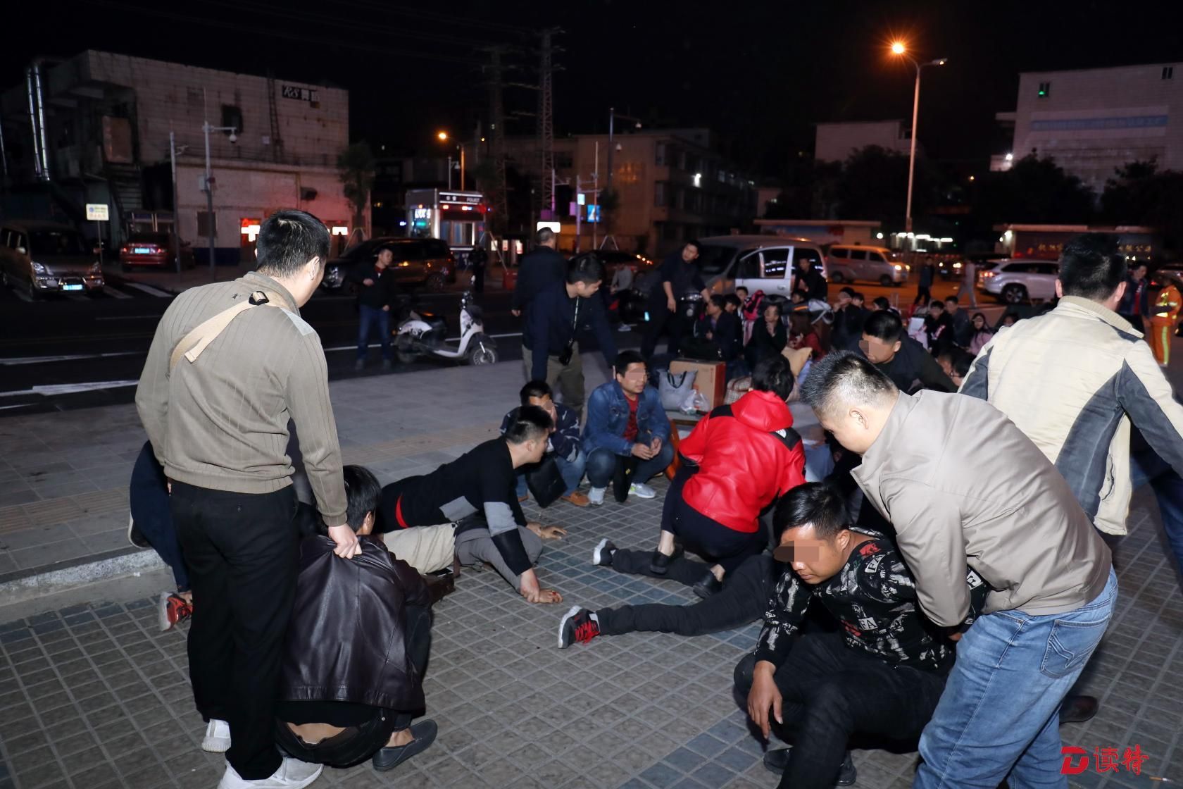 深圳警方打掉一扰乱“春运”秩序涉恶团伙 刑事拘留8名涉案人员