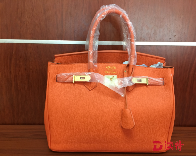 深圳海关查获77个“山寨”爱马仕包