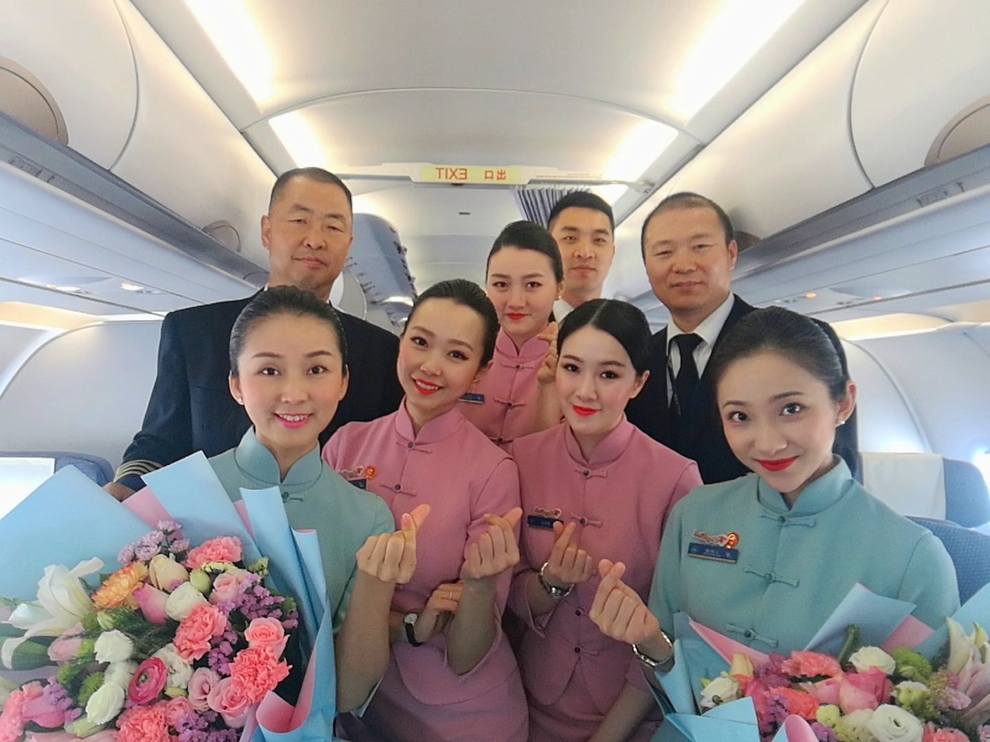 又架起一座空中桥梁！深圳-陇南航线正式开通