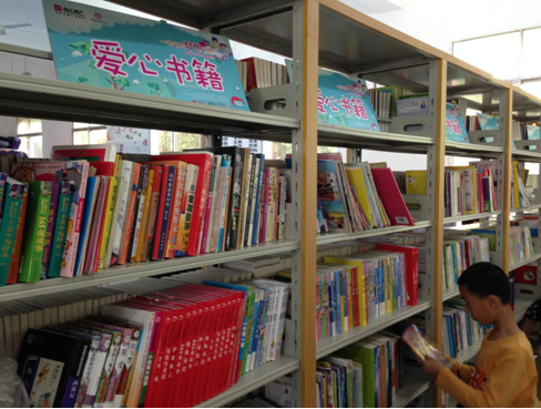 全市爱心募倡：为百色河池5校援建图书室