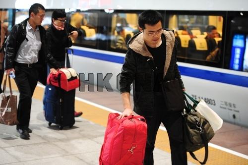 元宵节后，各部门积极应对新一轮春运客流高峰