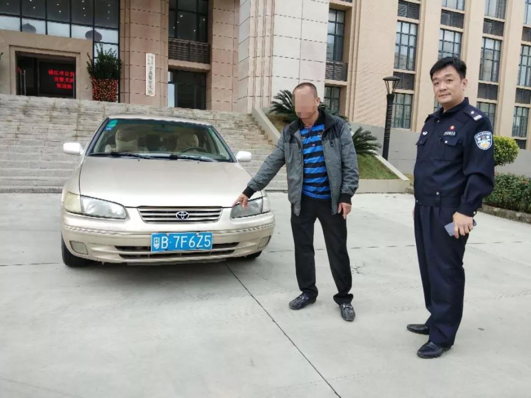 “熊家长”贪好玩，拍摄未成年人驾车视频上传微博！结果被深湛交警联合查处