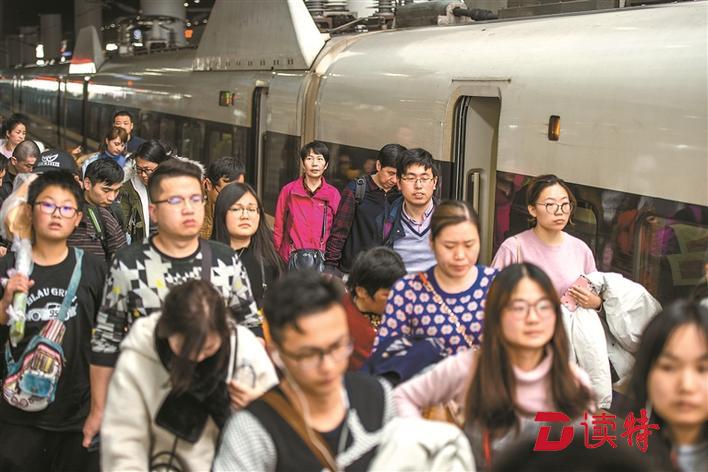 返程高峰单日近50万人回深