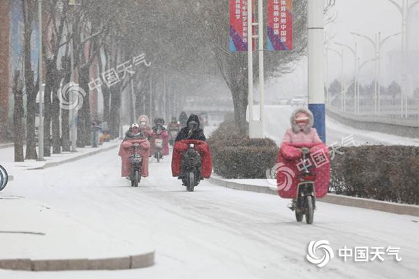 华北迎今冬来最强降雪 江南等地持续湿冷