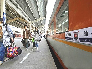 广铁今日加开列车297列，预计发送旅客170万