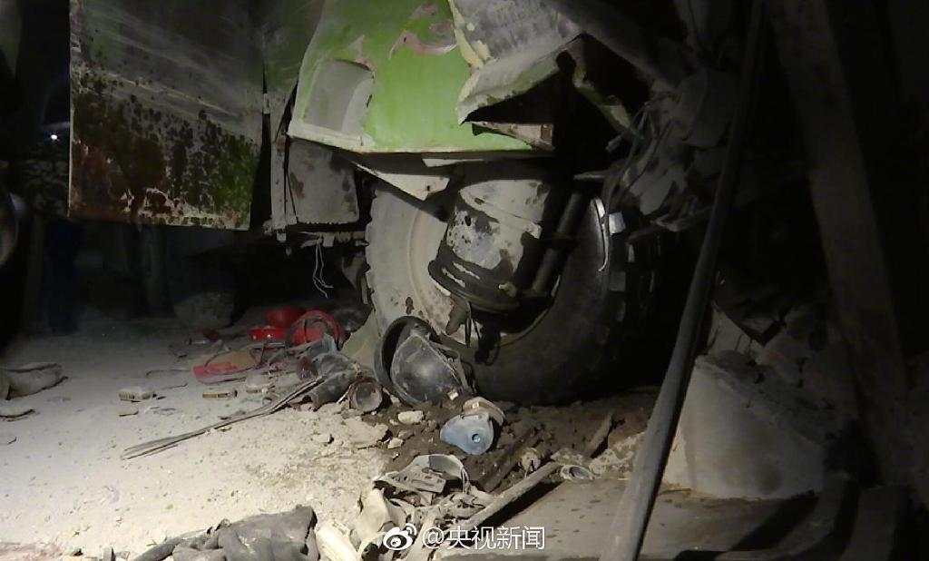 内蒙古矿企事故死亡人数升至21人 系车辆失控所致