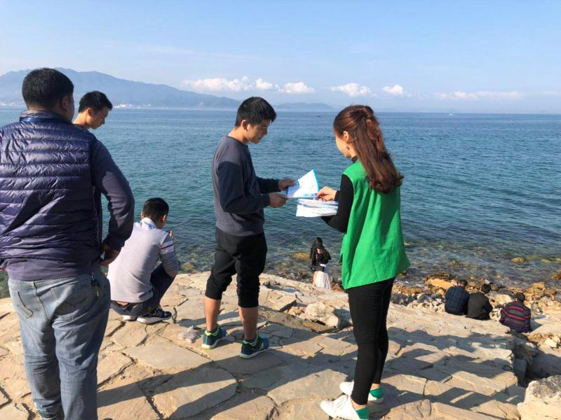 大鹏南澳办事处开展“东风送早春，禁毒到景区”宣传活动