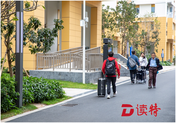 人脸识别秒注册！哈工大（深圳）本科生“刷脸”报到