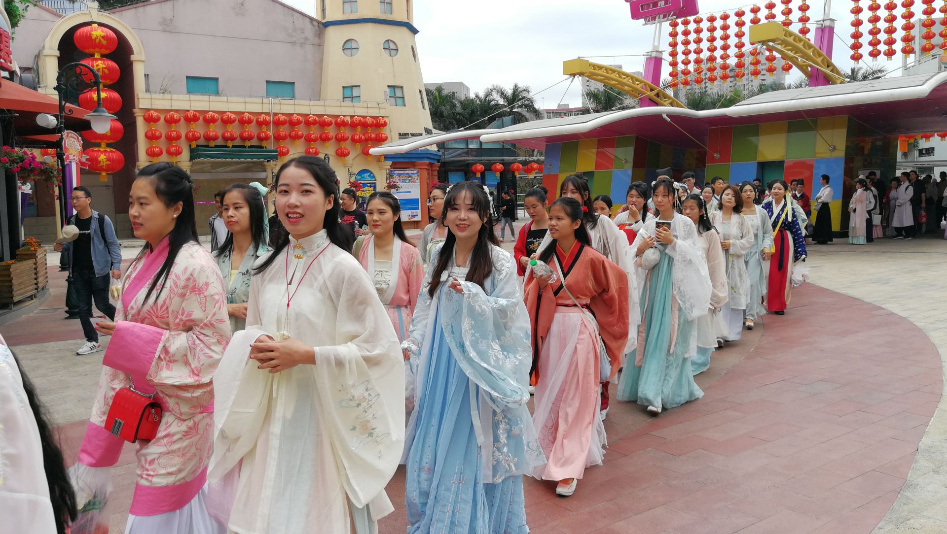 穿汉服闹元宵！欢乐谷欢乐中国年等你来打卡