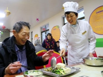 点赞！南山为长者提供助餐服务 60岁以上长者最高每餐每人10元