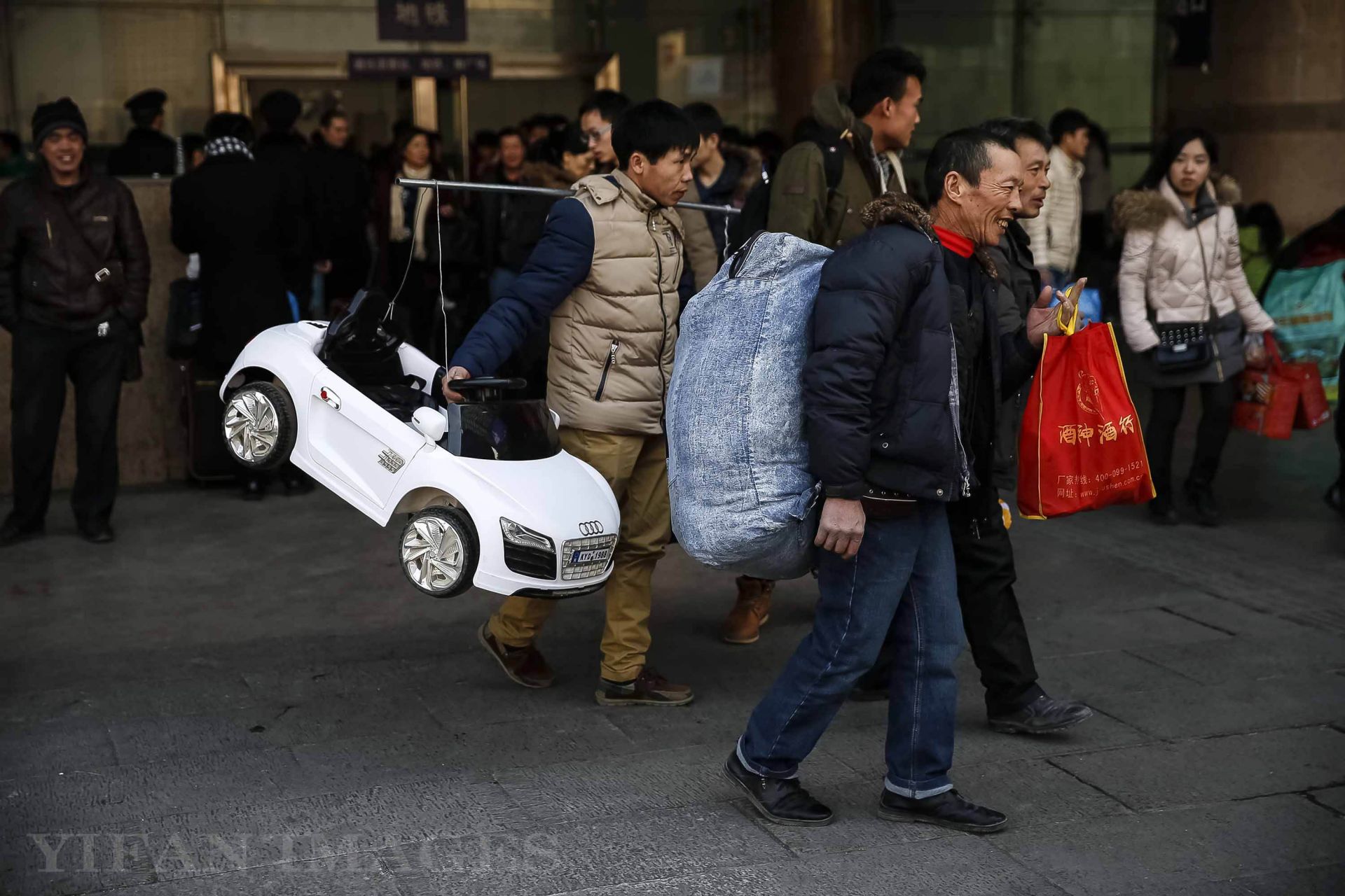 春运节前全国铁路发送旅客1.43亿人次